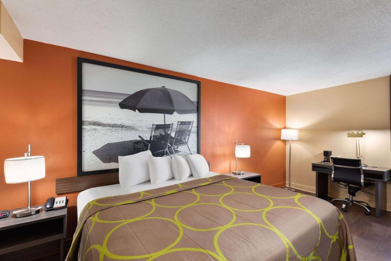 Super 8 By Wyndham Myrtle Beach/Market Common Area Buitenkant foto